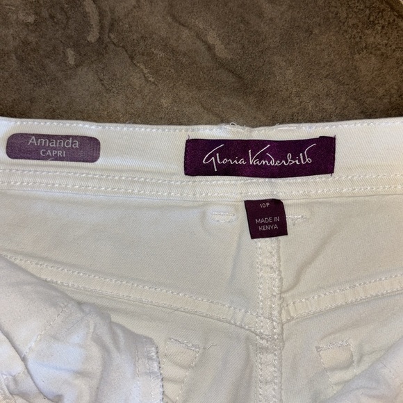 Petite Bundle Deal!  Gloria Vanderbilt Capris AND NWT Bobeau knot tied top. - Picture 7 of 13